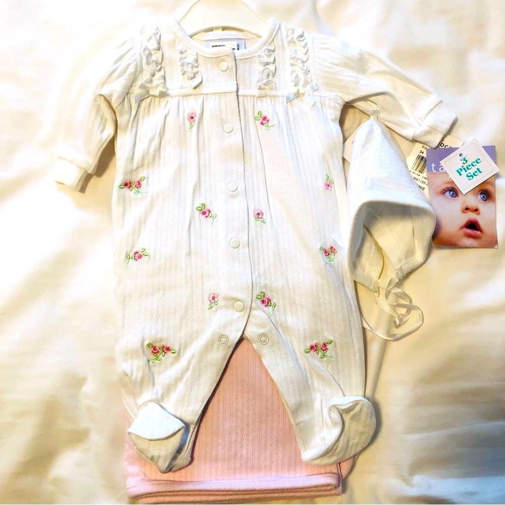 Tapioca 3 Piece Preemie White Sleeper Bonnet & Receiving Blanket Vintage